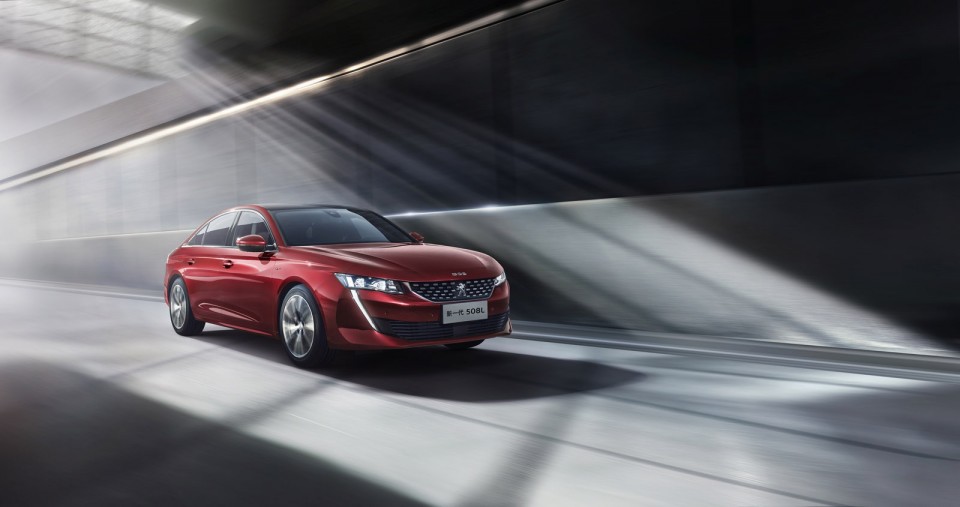 Photo officielle Peugeot 508L Chine (2018)