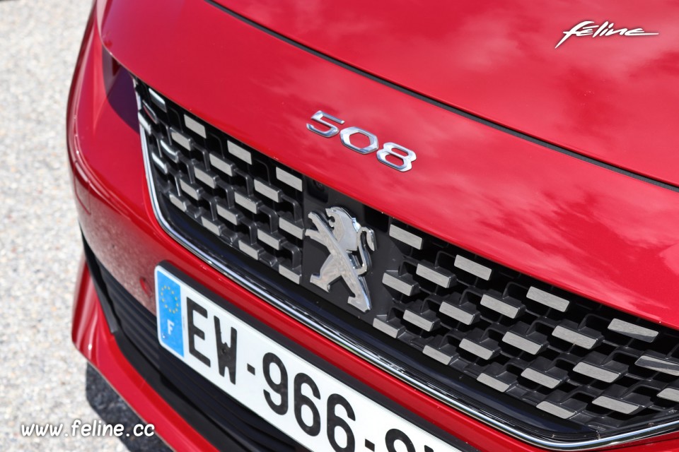 Photo sigle 508 capot nouvelle Peugeot 508 II (2018)