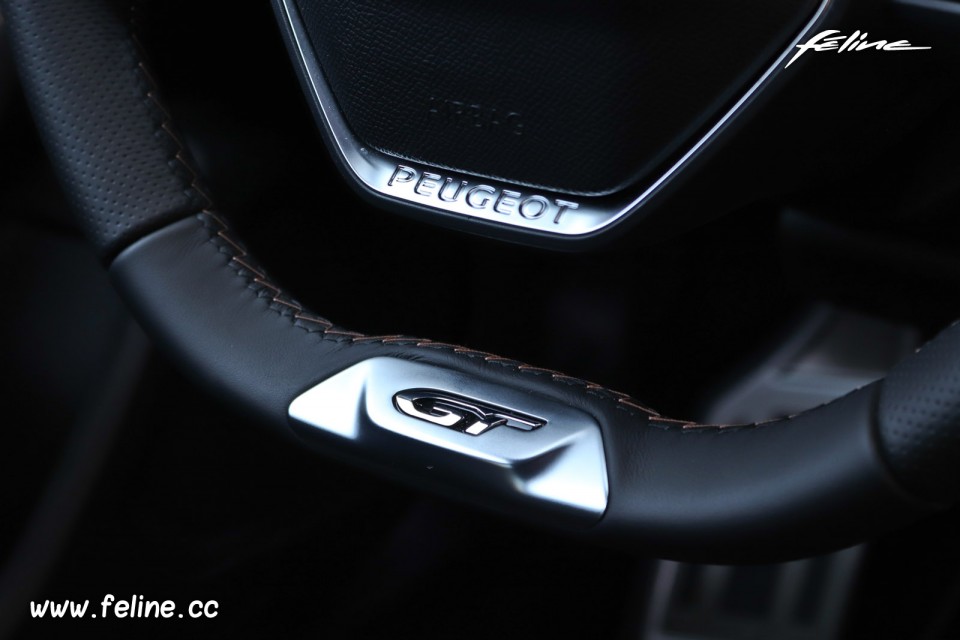 Photo badge GT volant cuir nouvelle Peugeot 508 GT II (2018)