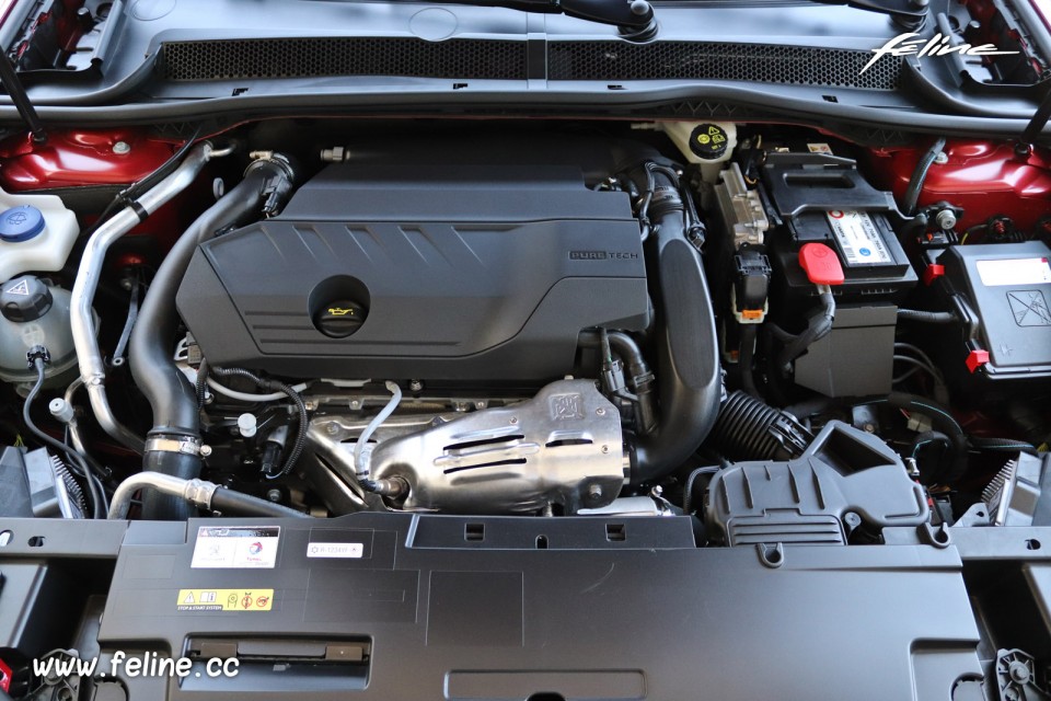Photo moteur essence 1.6 PureTech 225 nouvelle Peugeot 508 GT II