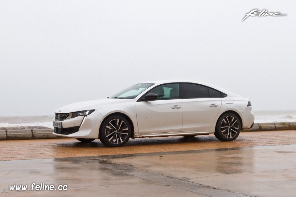 Photo 3/4 avant Peugeot 508 II GT HYbrid 225 (2020)