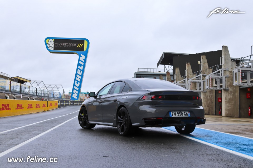 Photo essai circuit 508 II Peugeot Sport Engineered HYbrid4 360