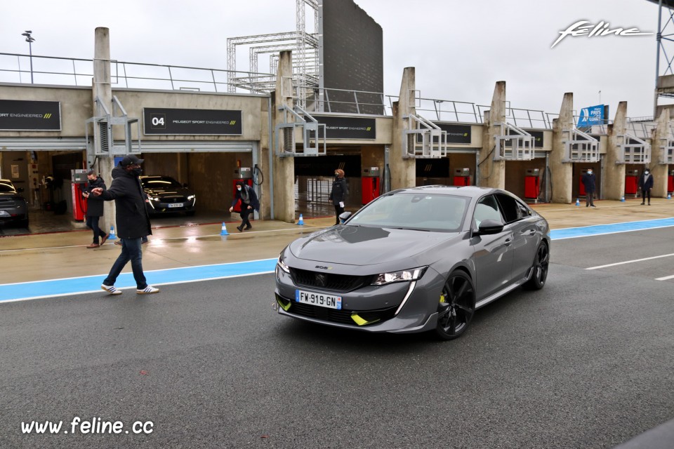 Photo essai circuit 508 II Peugeot Sport Engineered HYbrid4 360