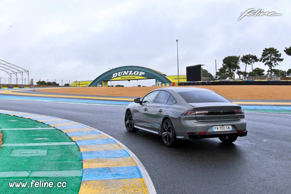 Photo essai circuit 508 II Peugeot Sport Engineered HYbrid4 360