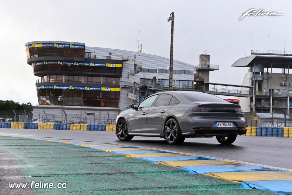 Photo essai circuit 508 II Peugeot Sport Engineered HYbrid4 360