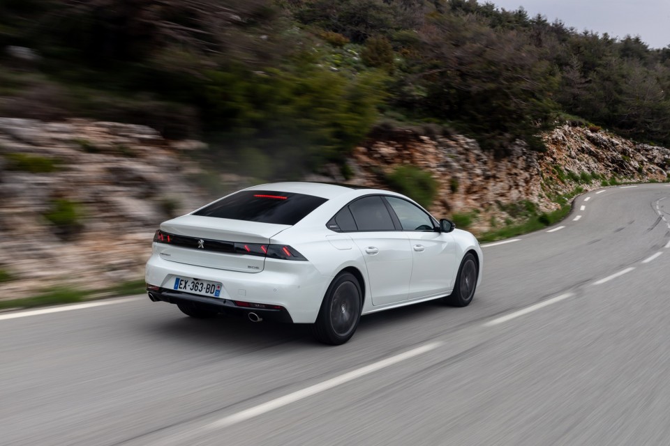 Photo officielle Peugeot 508 GT Line Blanc Nacré - Essais press