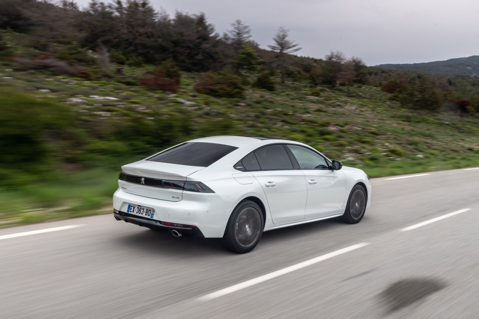 Photo officielle Peugeot 508 GT Line Blanc Nacré - Essais press