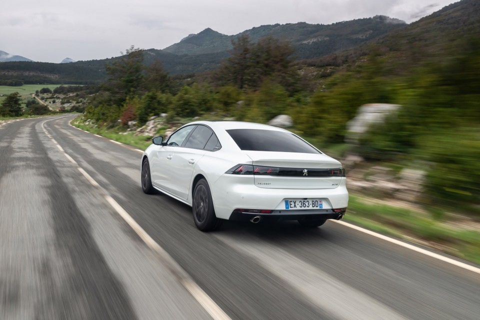 Photo officielle Peugeot 508 GT Line Blanc Nacré - Essais press