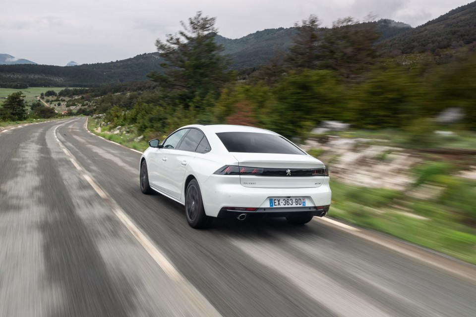 Photo officielle Peugeot 508 GT Line Blanc Nacré - Essais press
