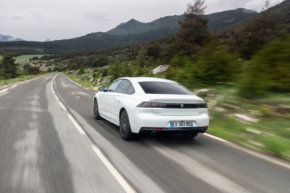 Photo officielle Peugeot 508 GT Line Blanc Nacré - Essais press