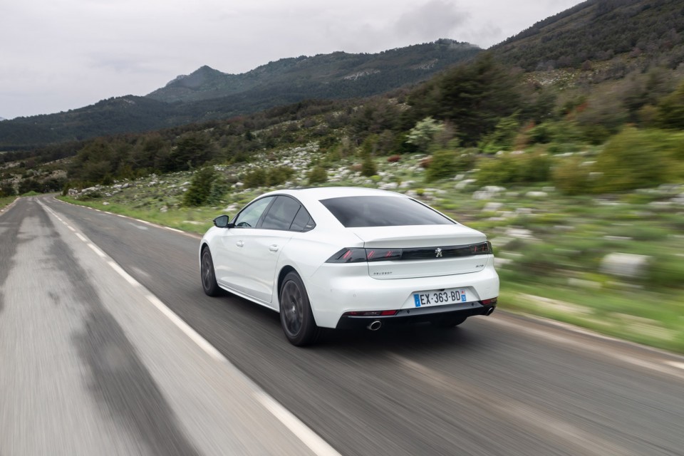 Photo officielle Peugeot 508 GT Line Blanc Nacré - Essais press