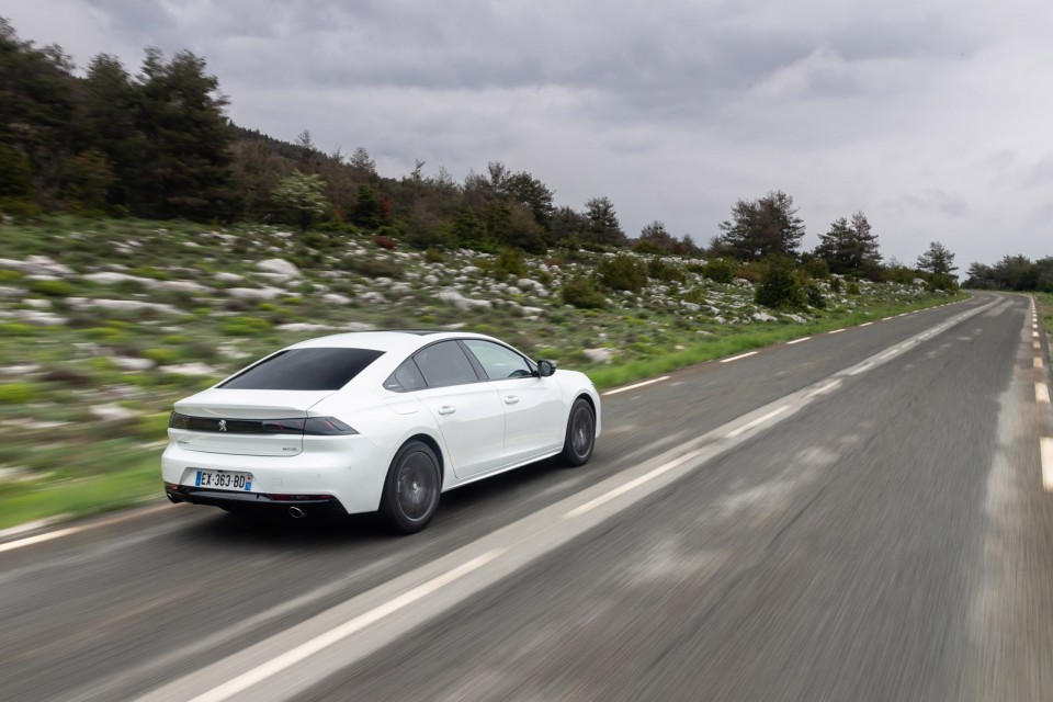 Photo officielle Peugeot 508 GT Line Blanc Nacré - Essais press