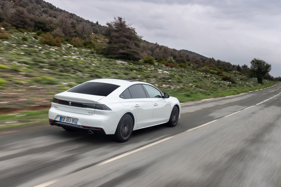 Photo officielle Peugeot 508 GT Line Blanc Nacré - Essais press