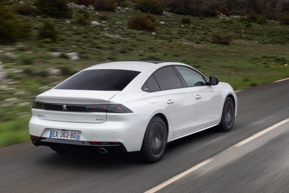 Photo officielle Peugeot 508 GT Line Blanc Nacré - Essais press