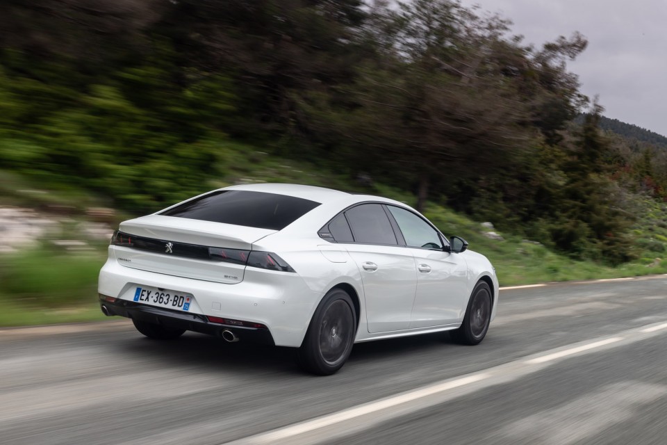 Photo officielle Peugeot 508 GT Line Blanc Nacré - Essais press