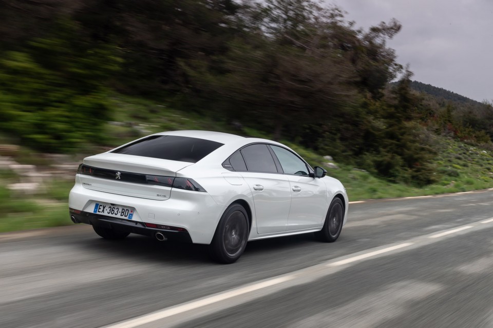 Photo officielle Peugeot 508 GT Line Blanc Nacré - Essais press