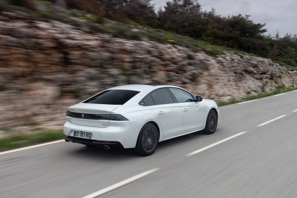 Photo officielle Peugeot 508 GT Line Blanc Nacré - Essais press