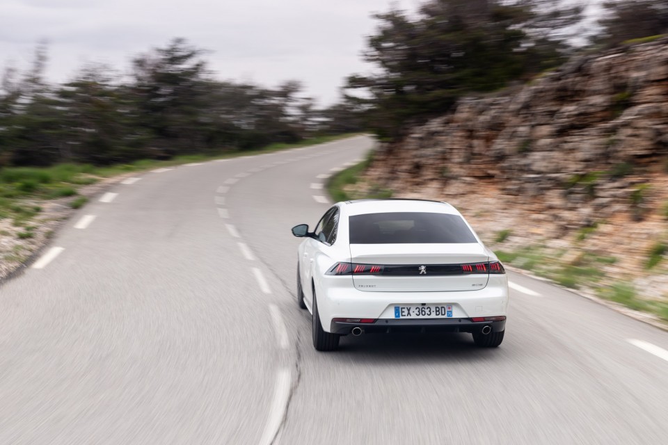 Photo officielle Peugeot 508 GT Line Blanc Nacré - Essais press
