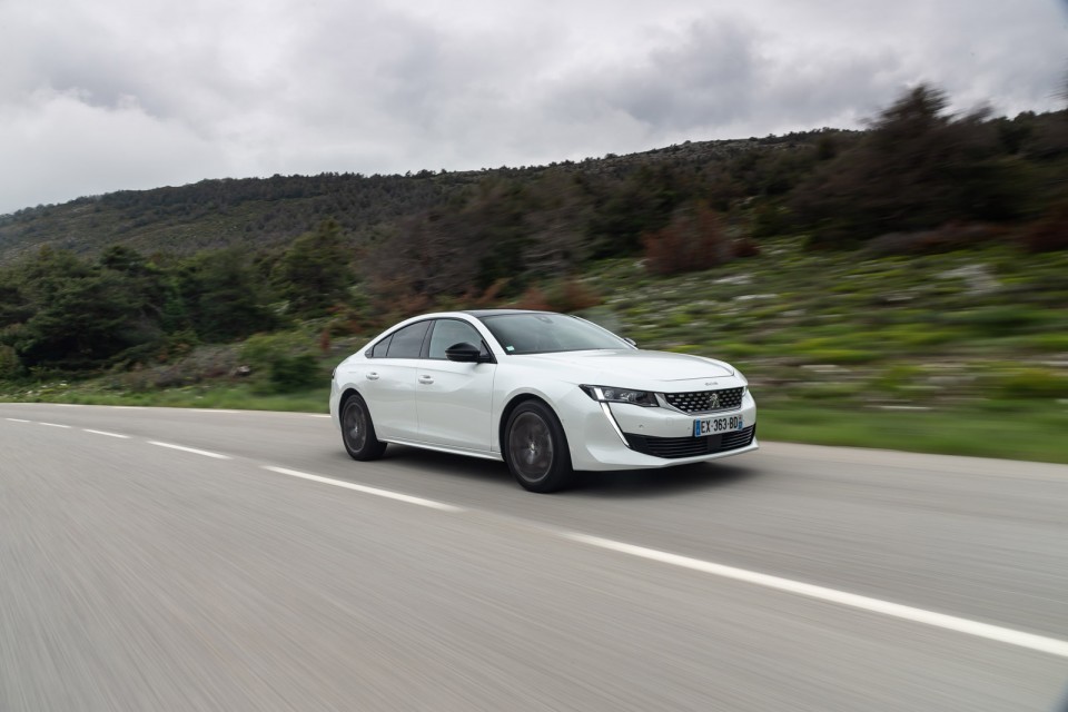 Photo officielle Peugeot 508 GT Line Blanc Nacré - Essais press