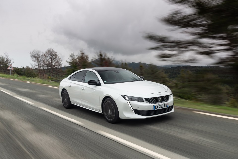 Photo officielle Peugeot 508 GT Line Blanc Nacré - Essais press