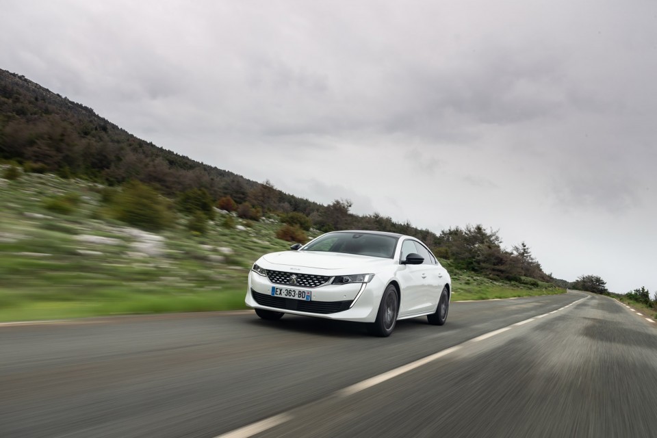 Photo officielle Peugeot 508 GT Line Blanc Nacré - Essais press