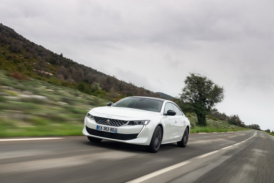 Photo officielle Peugeot 508 GT Line Blanc Nacré - Essais press