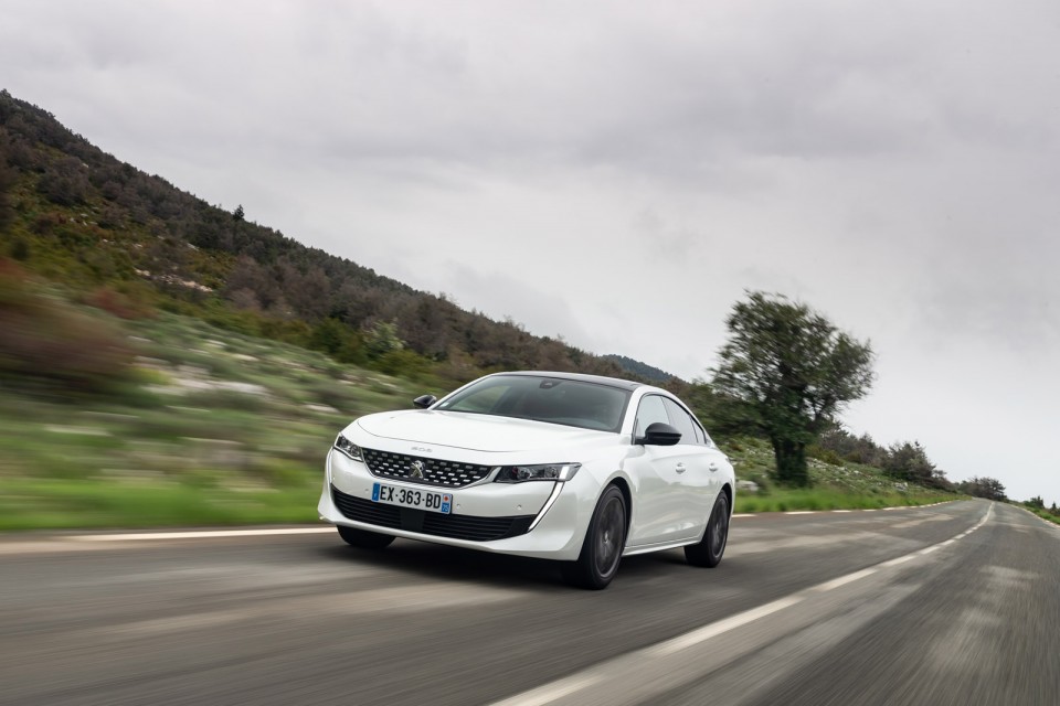 Photo officielle Peugeot 508 GT Line Blanc Nacré - Essais press