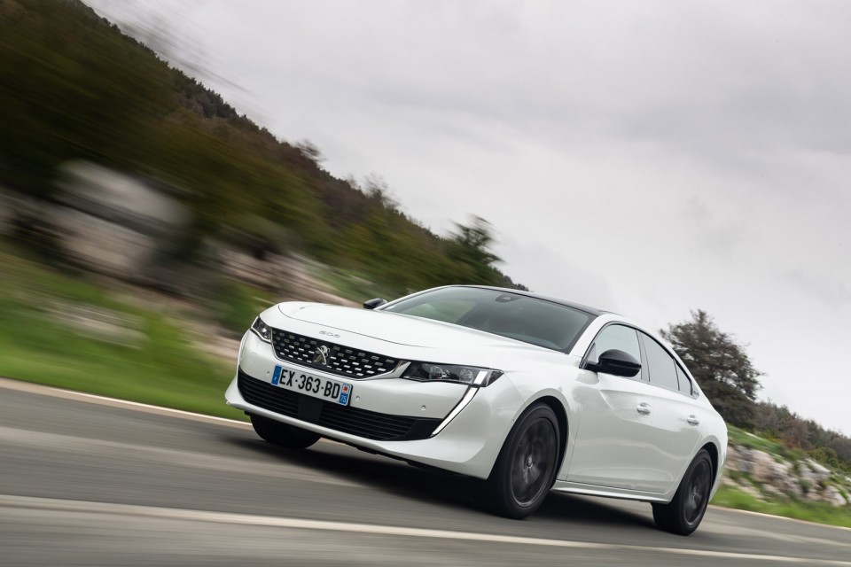 Photo officielle Peugeot 508 GT Line Blanc Nacré - Essais press