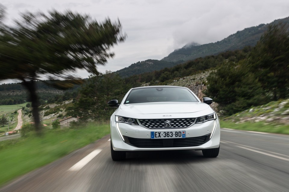 Photo officielle Peugeot 508 GT Line Blanc Nacré - Essais press