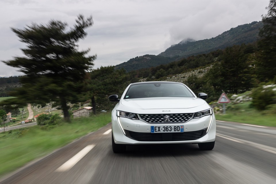 Photo officielle Peugeot 508 GT Line Blanc Nacré - Essais press