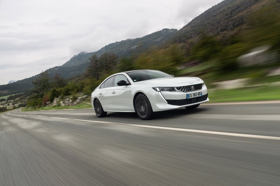 Photo officielle Peugeot 508 GT Line Blanc Nacré - Essais press