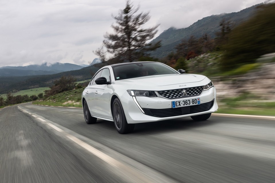 Photo officielle Peugeot 508 GT Line Blanc Nacré - Essais press