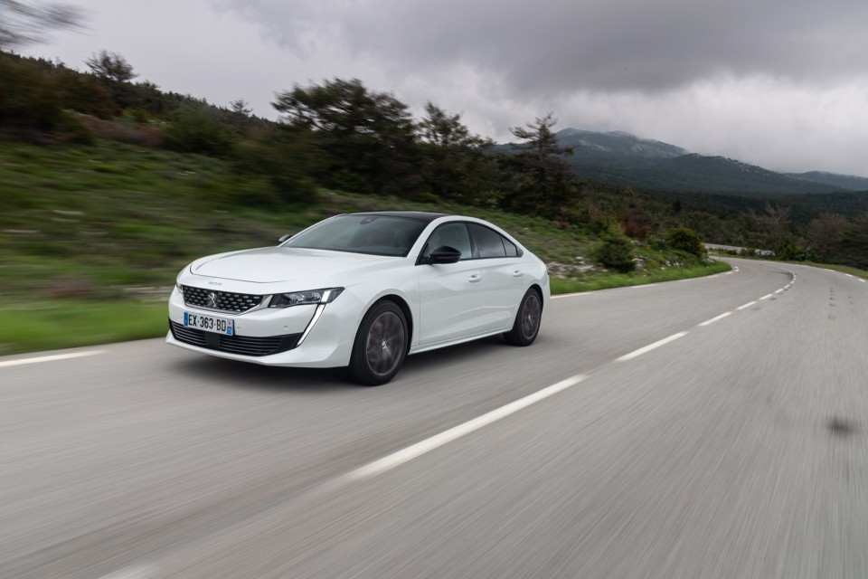 Photo officielle Peugeot 508 GT Line Blanc Nacré - Essais press