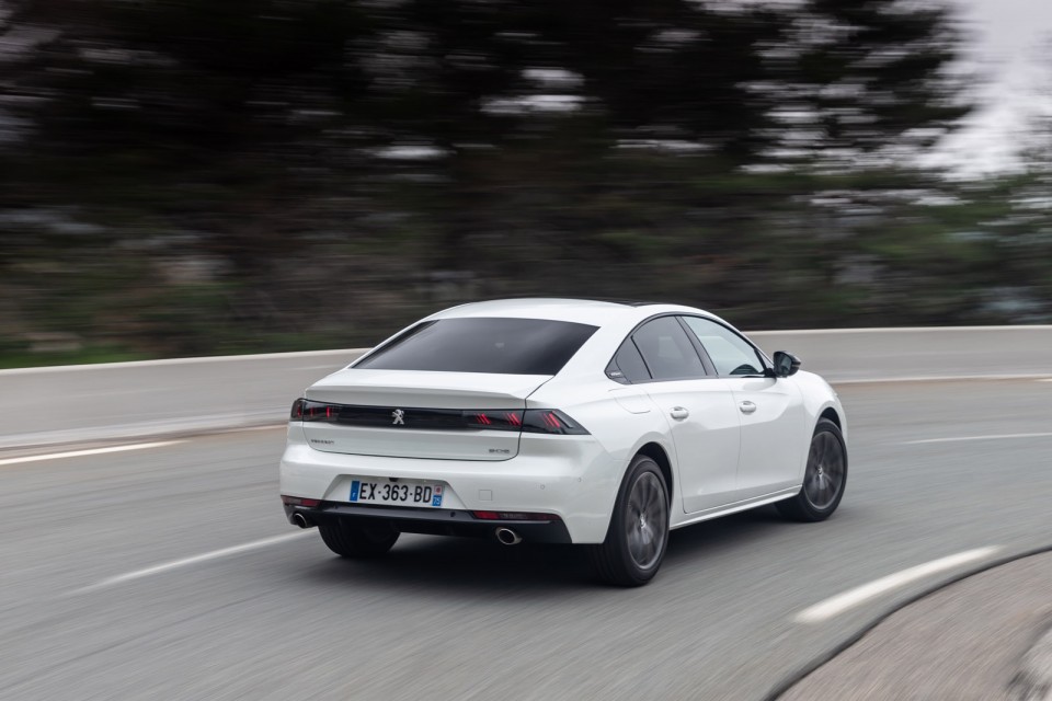 Photo officielle Peugeot 508 GT Line Blanc Nacré - Essais press