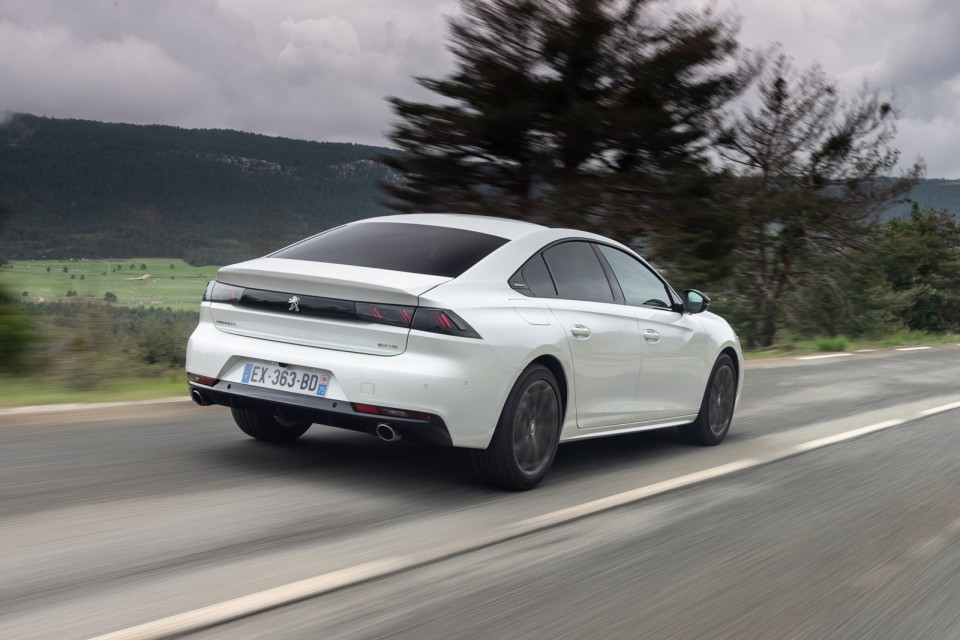 Photo officielle Peugeot 508 GT Line Blanc Nacré - Essais press