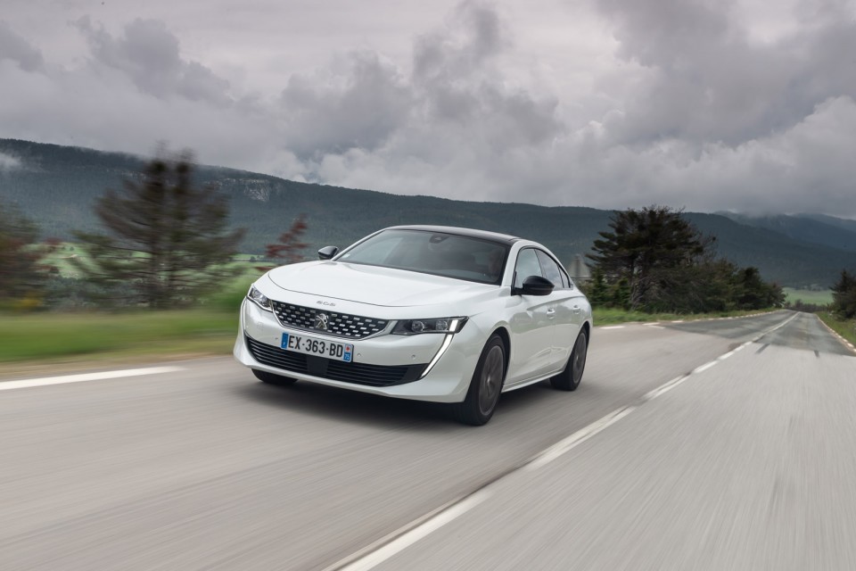 Photo officielle Peugeot 508 GT Line Blanc Nacré - Essais press