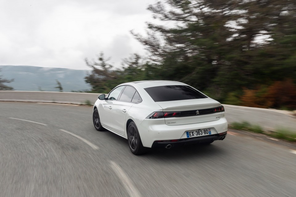 Photo officielle Peugeot 508 GT Line Blanc Nacré - Essais press