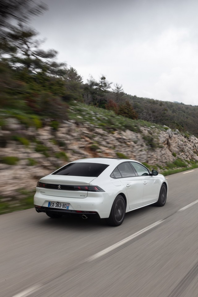 Photo officielle Peugeot 508 GT Line Blanc Nacré - Essais press