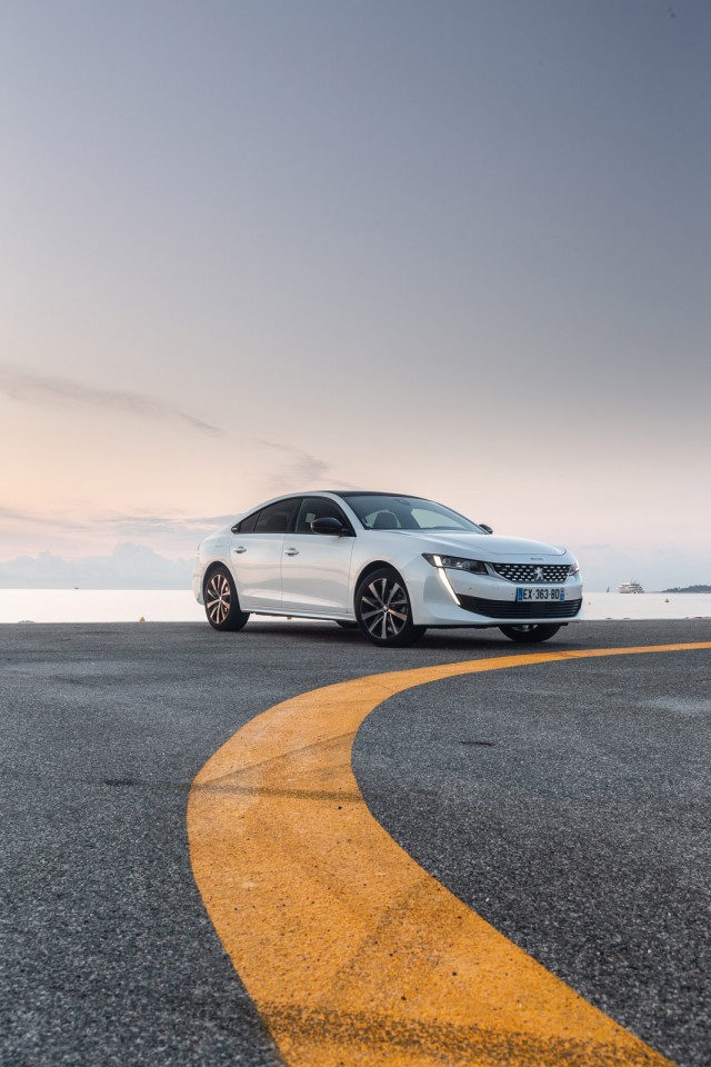 Photo officielle Peugeot 508 GT Line Blanc Nacré - Essais press