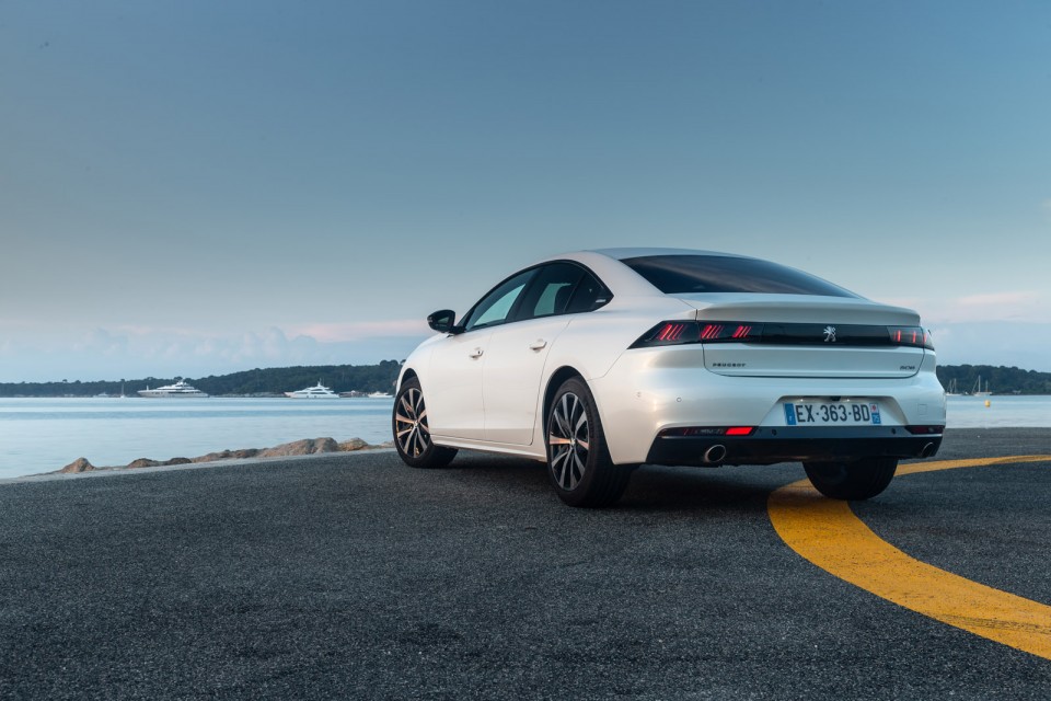 Photo officielle Peugeot 508 GT Line Blanc Nacré - Essais press