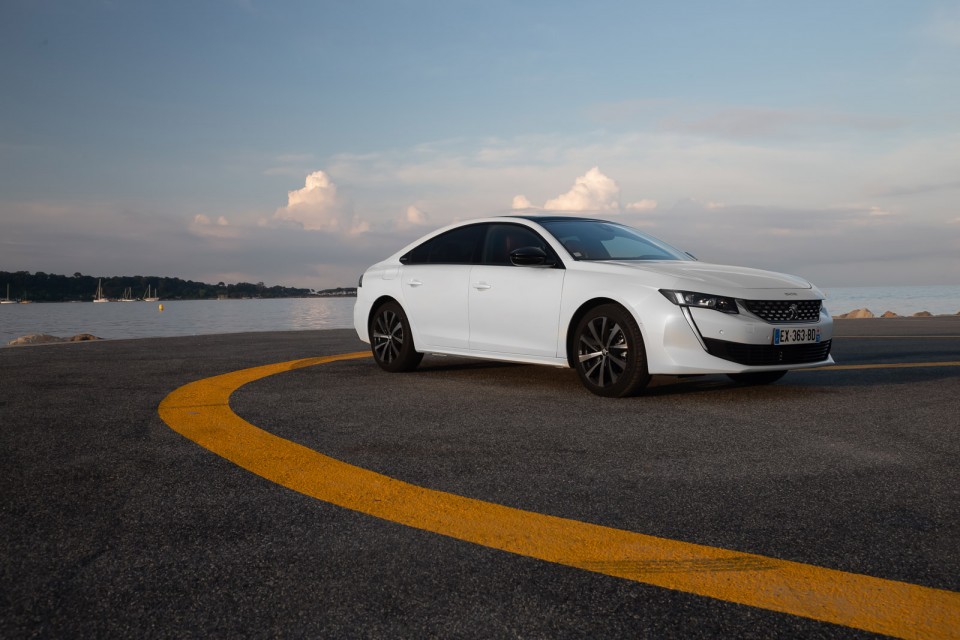 Photo officielle Peugeot 508 GT Line Blanc Nacré - Essais press