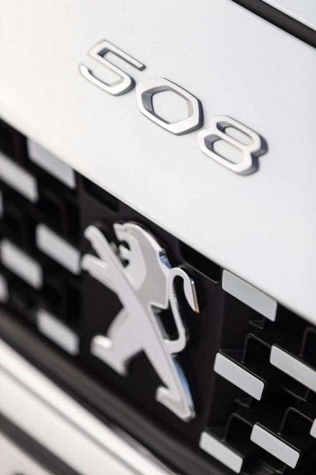 Photo officielle Peugeot 508 GT Line Blanc Nacré - Essais press