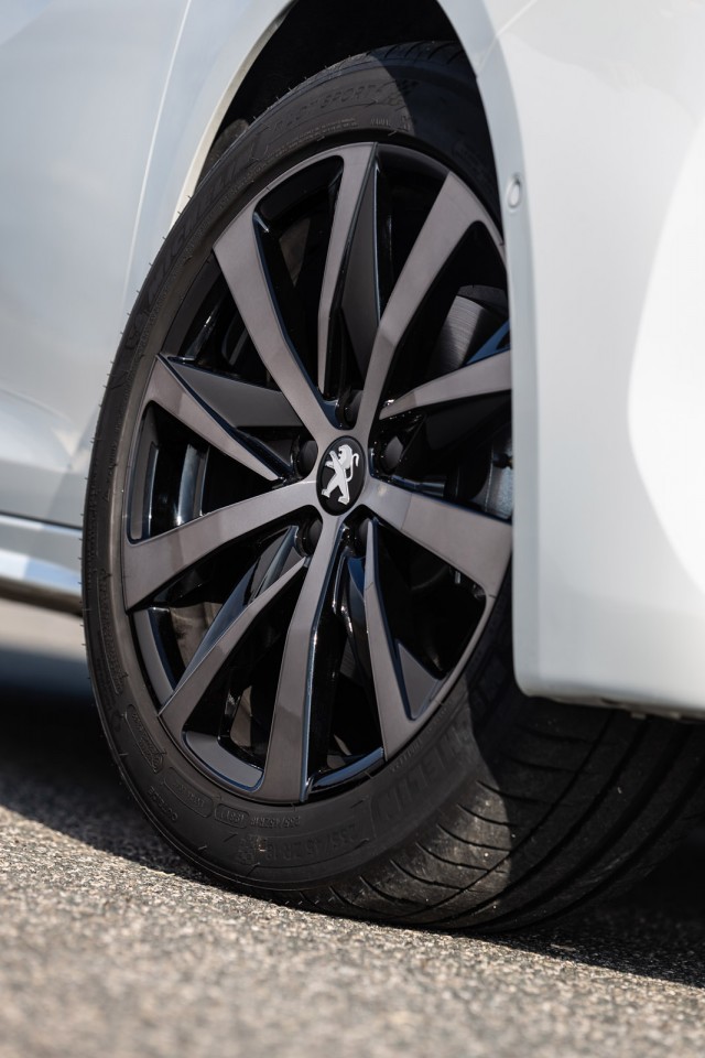 Photo officielle Peugeot 508 GT Line Blanc Nacré - Essais press