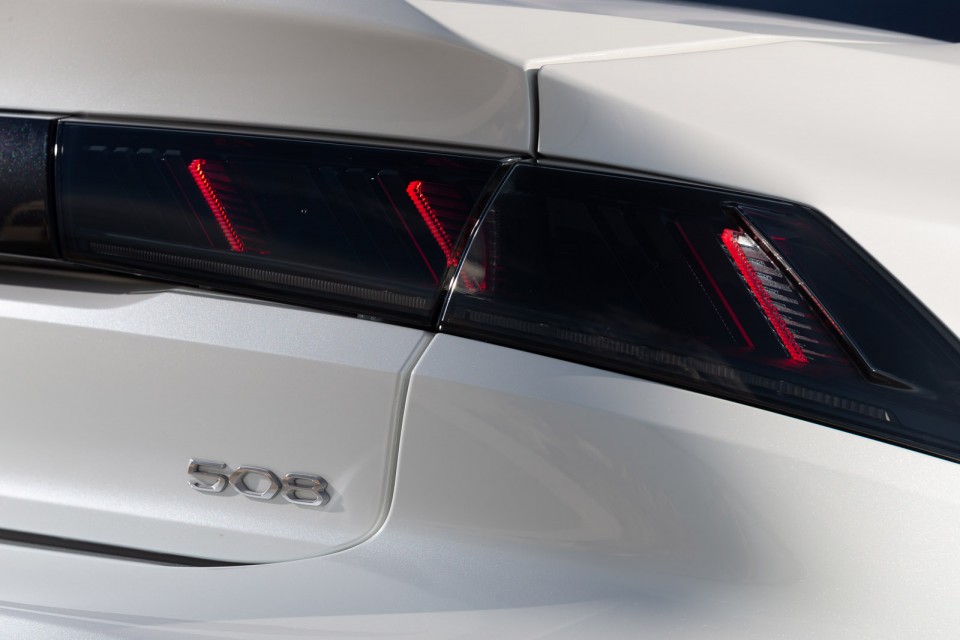 Photo officielle Peugeot 508 GT Line Blanc Nacré - Essais press