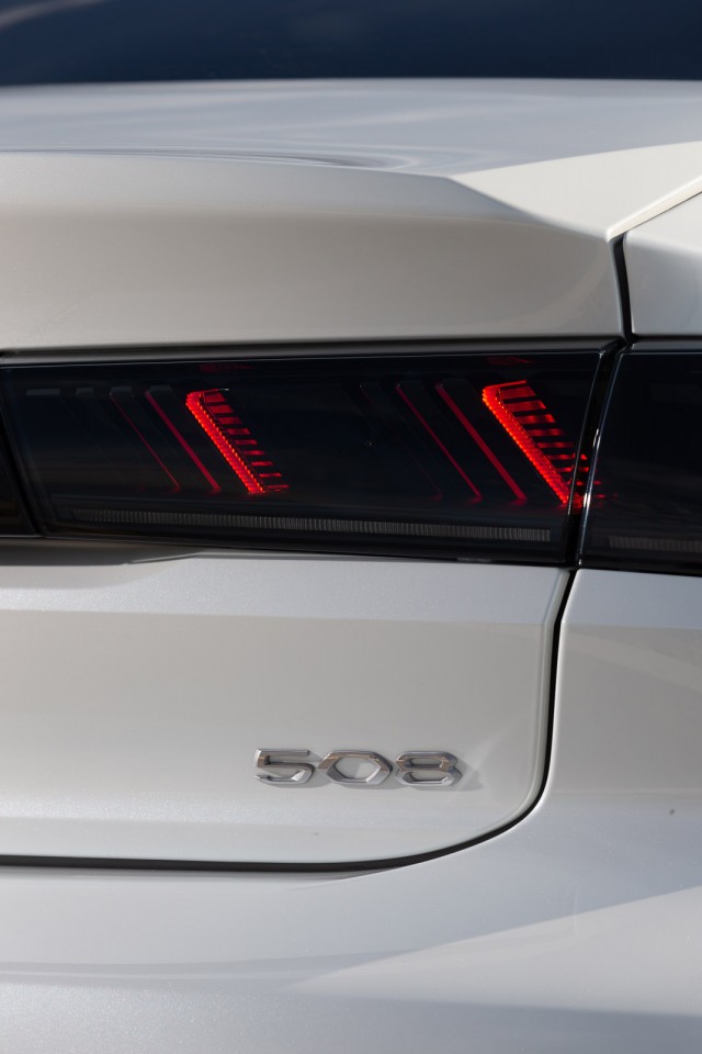 Photo officielle Peugeot 508 GT Line Blanc Nacré - Essais press