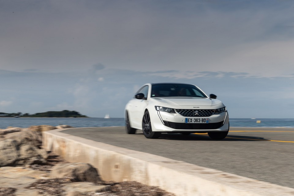 Photo officielle Peugeot 508 GT Line Blanc Nacré - Essais press