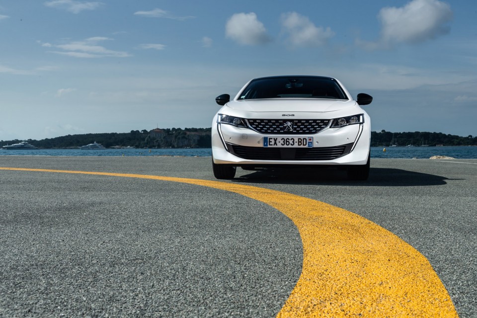 Photo officielle Peugeot 508 GT Line Blanc Nacré - Essais press