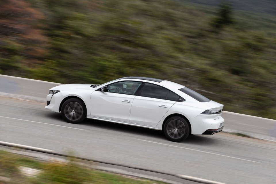 Photo officielle Peugeot 508 GT Line Blanc Nacré - Essais press