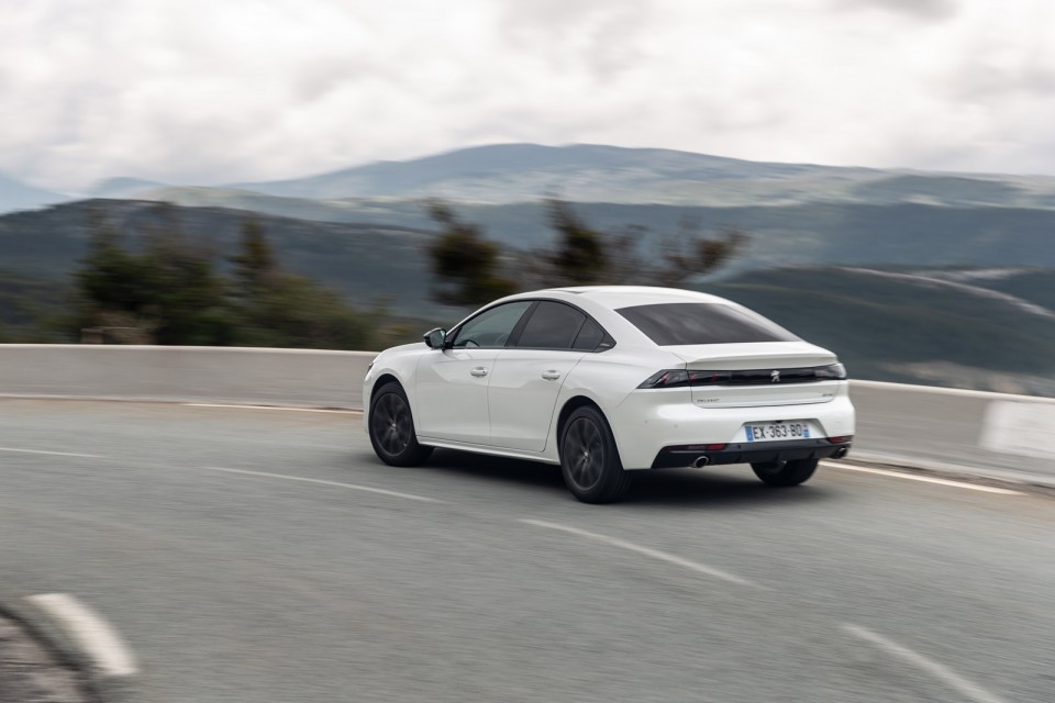 Photo officielle Peugeot 508 GT Line Blanc Nacré - Essais press