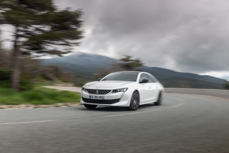 Photo officielle Peugeot 508 GT Line Blanc Nacré - Essais press
